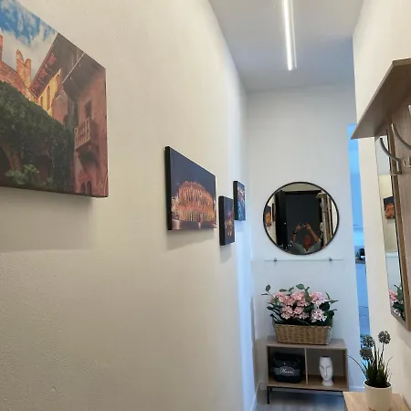 Residenza Il Melograno Fiera דירה *
